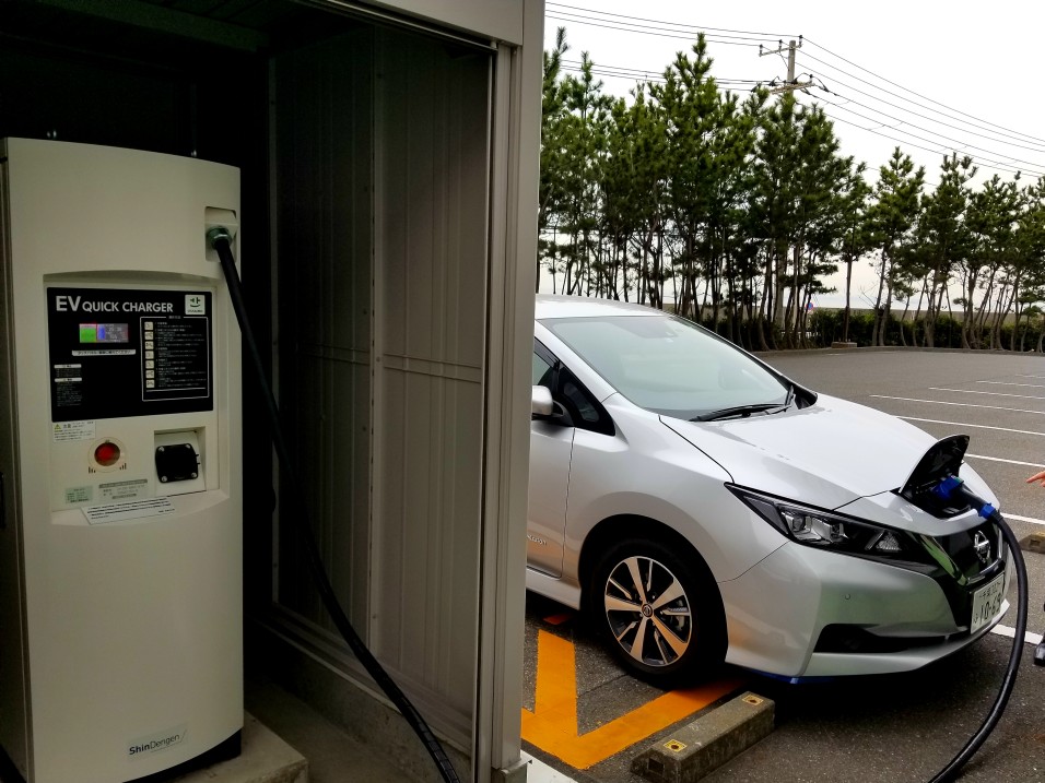 新港クリーン・エネルギーセンターに電気自動車用急速充電設備を整備